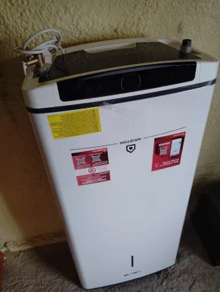 Termo Eléctrico Ariston Velis