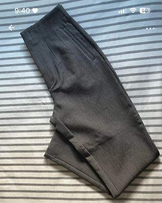 Pantalón de traje gris tiro alto