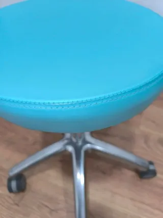 Taburete ergonómico dental