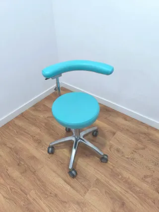 Taburete ergonómico dental