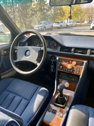 Mercedes-Benz Clase E 1993