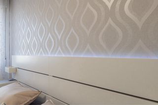 Cama canapé tapizada, colchon y cabecero