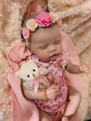 Reborn puedes venir a verla y también hago envíos