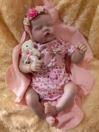 Reborn puedes venir a verla y también hago envíos