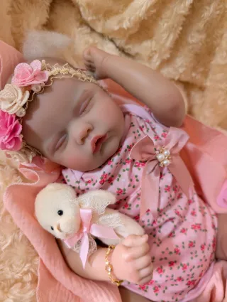 Reborn puedes venir a verla y también hago envíos