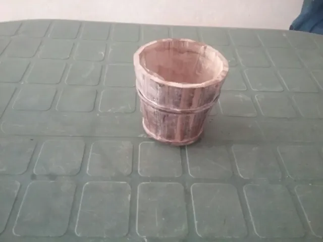 Piccola fioriera in legno