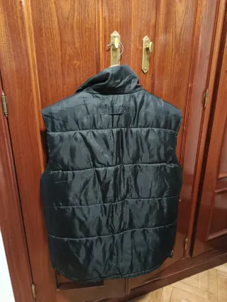 Chaleco acolchado hombre negro