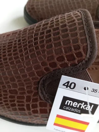 Zapatos Merkal Marrón Talla 40
