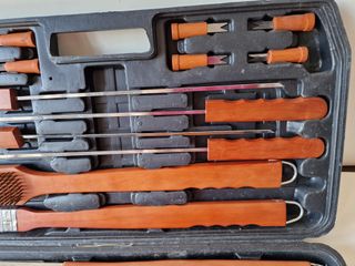 Set barbecue completo di accessori per la cottura