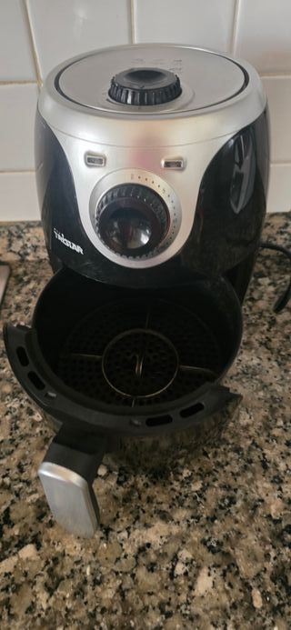 Freidora de aire Tristar negra