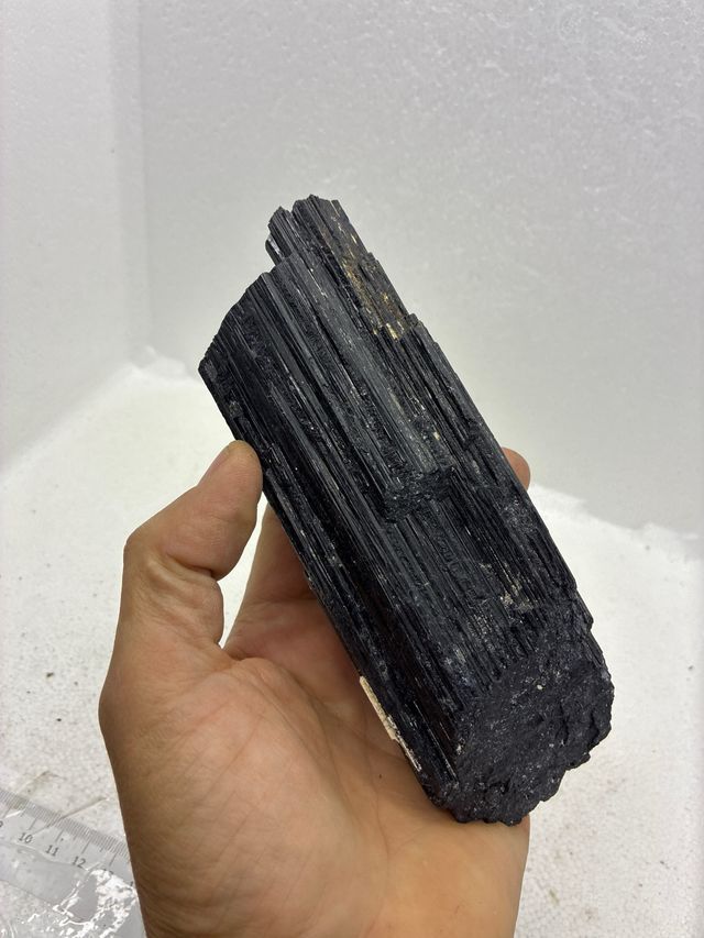 Minerale di Turmalina Nera 780 grammi