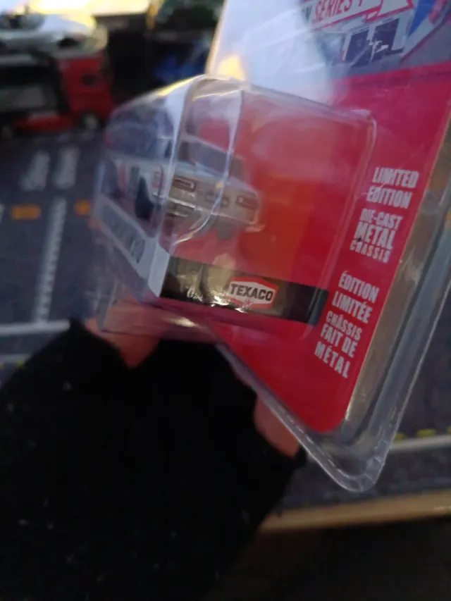 Greenlight 1970 Nissan Datsun 510 Texaco