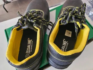 Zapatos de seguridad negros y amarillos