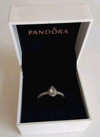 Anillo Pandora Halo tear drop