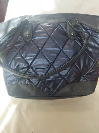 Borsa donna trapuntata con cartellino