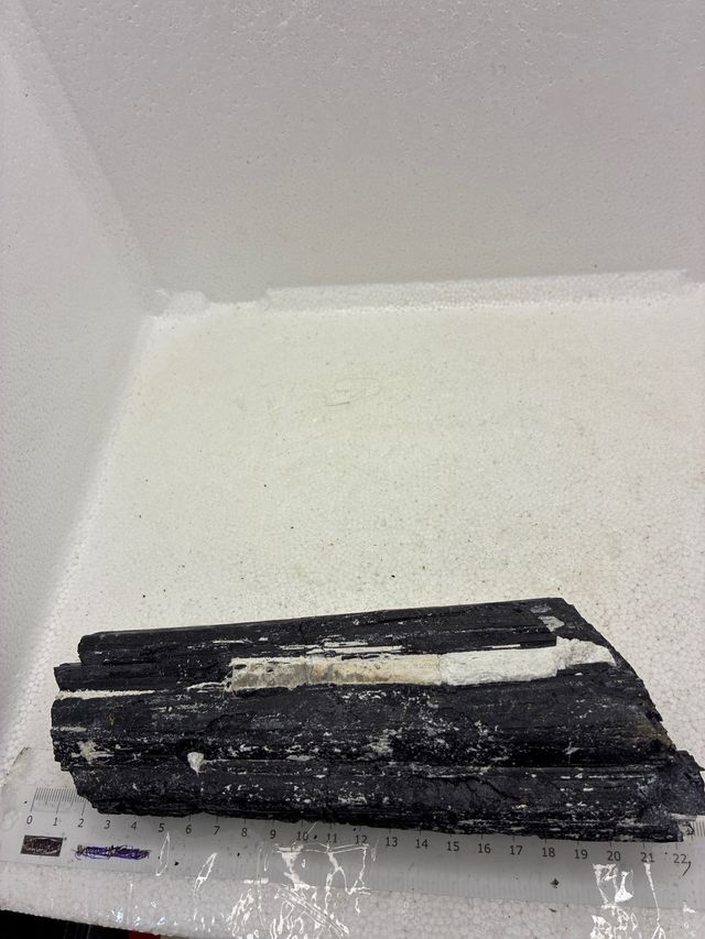 Turmalina nera naturale con quarzo più di 1kg