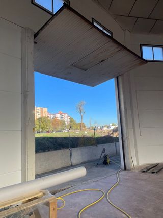 Puerta de nave industrial