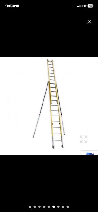 Escalera de seguridad amarilla