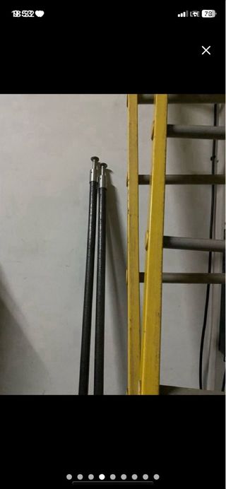 Escalera de seguridad amarilla