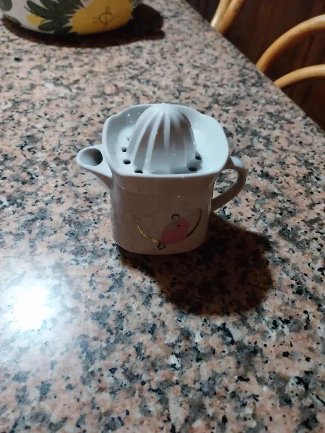 Mini espressore di porcellana vintage
