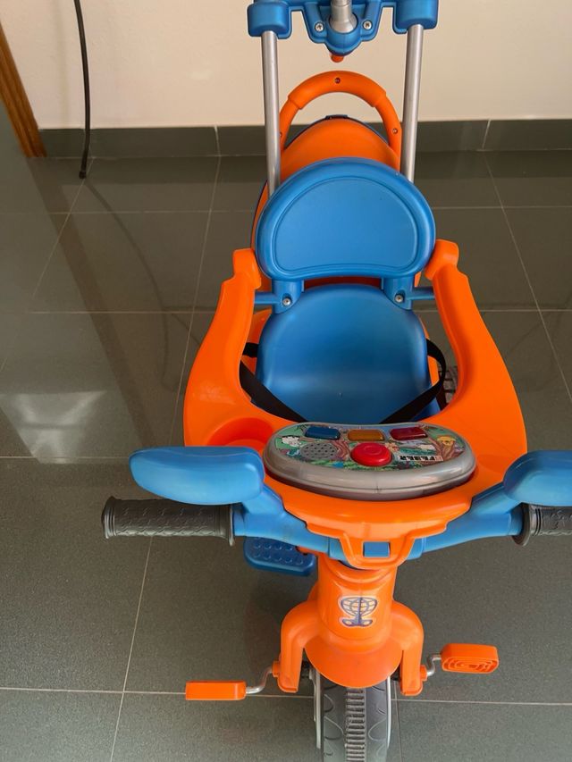 Triciclo Feber Naranja y Azul