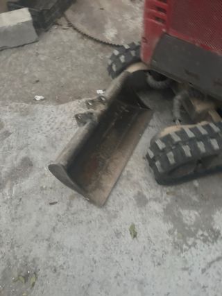 Mini excavadora Bobcat 08