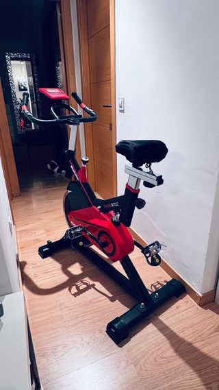 Bicicleta Estática Roja y Negra
