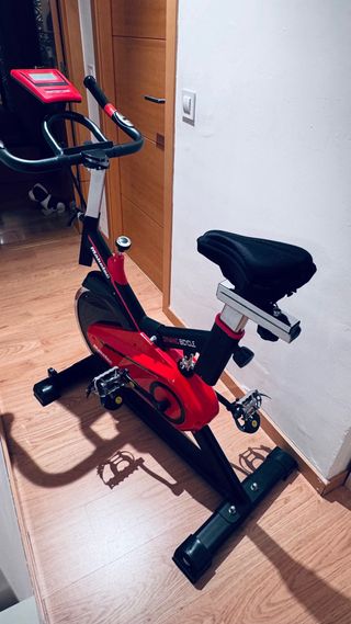 Bicicleta Estática Roja y Negra