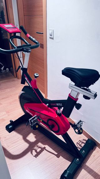Bicicleta Estática Roja y Negra