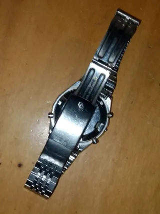 Reloj Citizen Digital multi alarma. ColorPlata