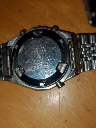 Reloj Citizen Digital multi alarma. ColorPlata