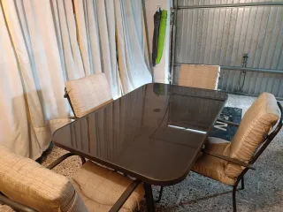 Tavolo Vetro Nero con 4 Sedie Imbottite