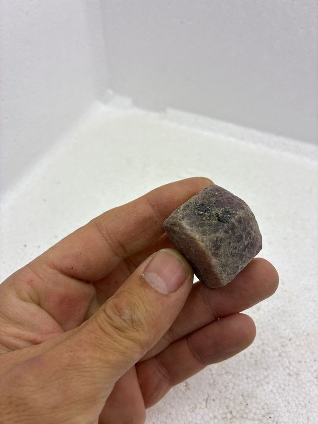 Rubino Naturale in Grezzo