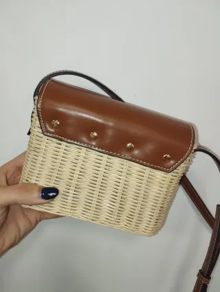 Bolso de mimbre y piel marrón