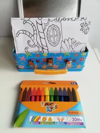 Maletín azul con estrellas