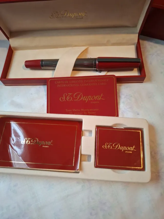 Pluma S.T. Dupont de plata