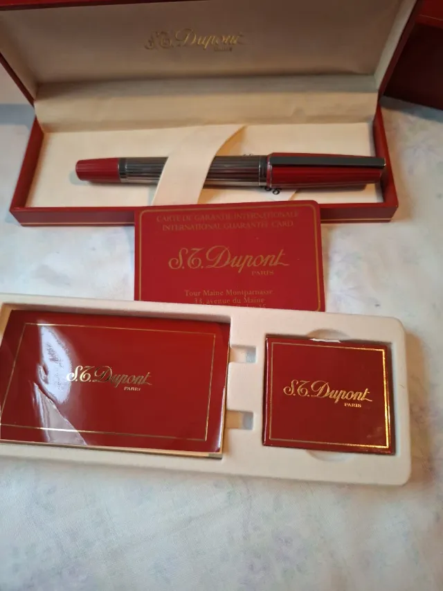 Pluma S.T. Dupont de plata