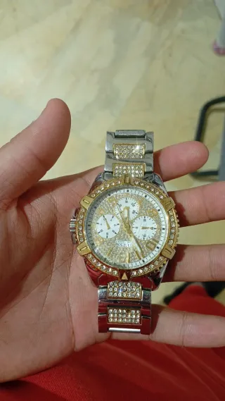 Reloj Guess Dorado y Plateado