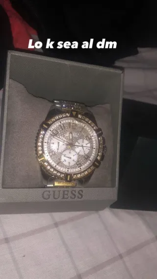 Reloj Guess Dorado y Plateado