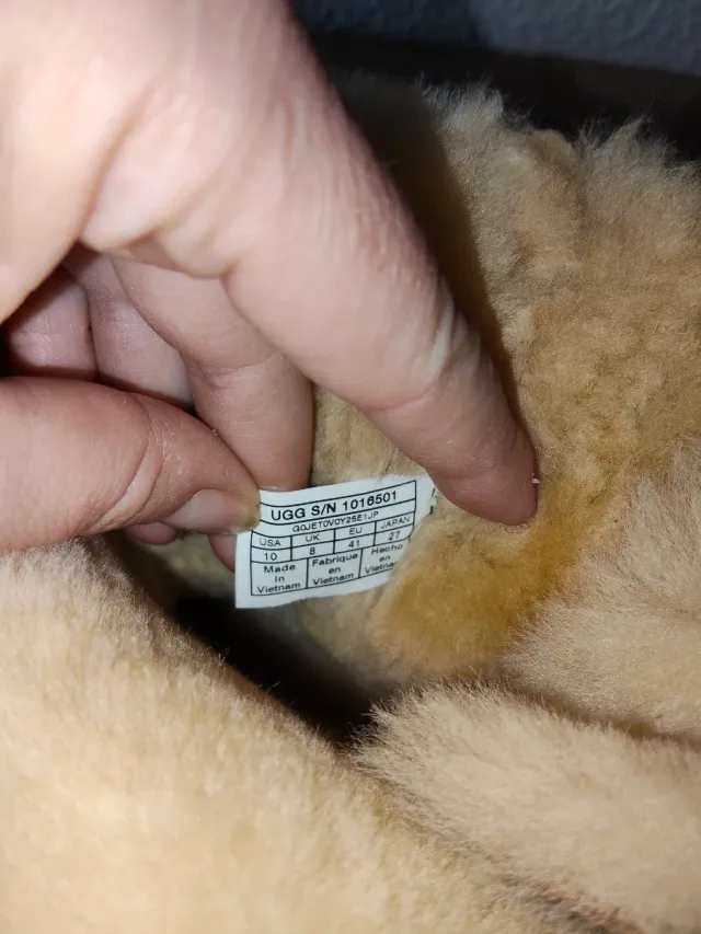 Botas UGG Beige Talla 41 con Lazos