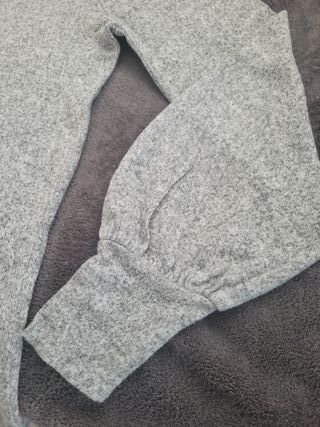 Camiseta gris manga larga