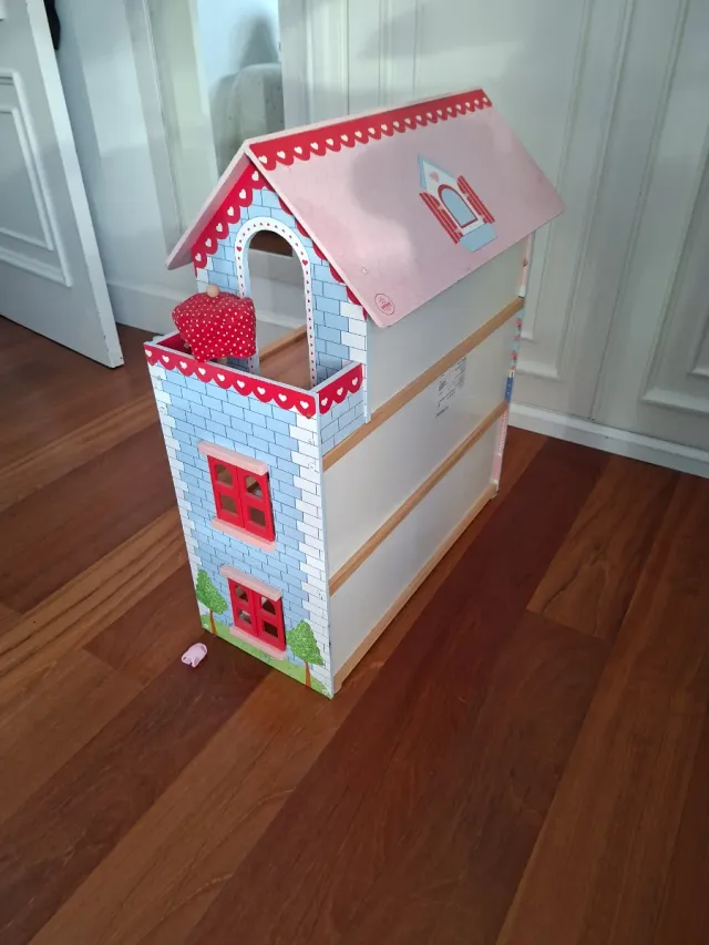 Casita de muñecas de madera, 3 plantas