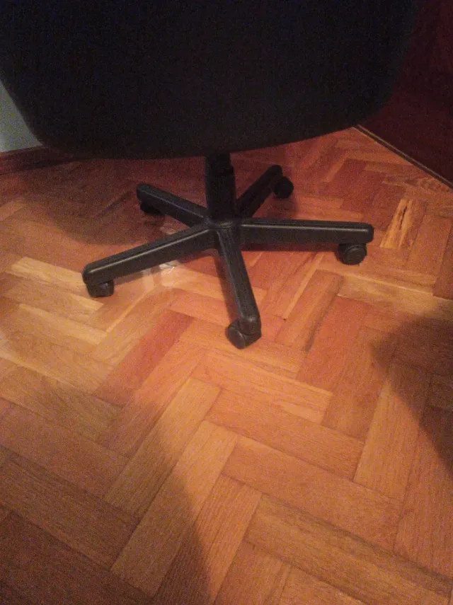 Sillón de oficina negro