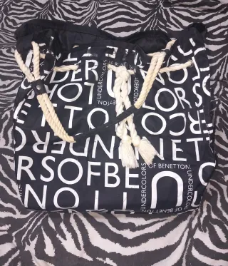 Set 4 borse/beauty/astucci Undercolors Benetton