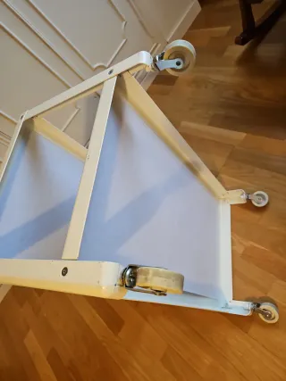 Mesa baja Ikea PS metálica blanca auxiliar