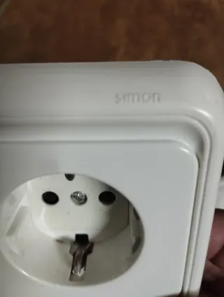 Mecanismos Simon: Enchufes e Interruptores