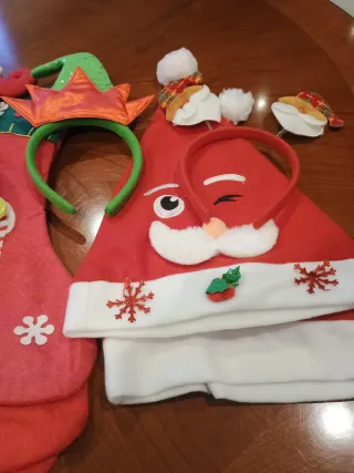 Lote Gorros Papa Noel, Botas y Panderetas
