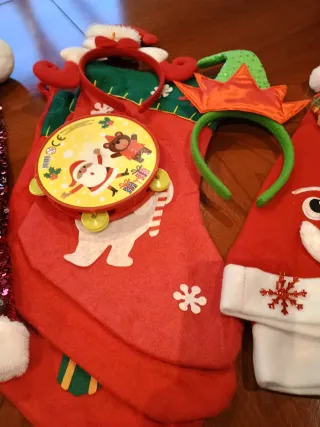 Lote Gorros Papa Noel, Botas y Panderetas