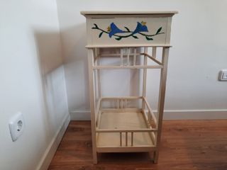 Mesa auxiliar de madera pintada a mano, años 60