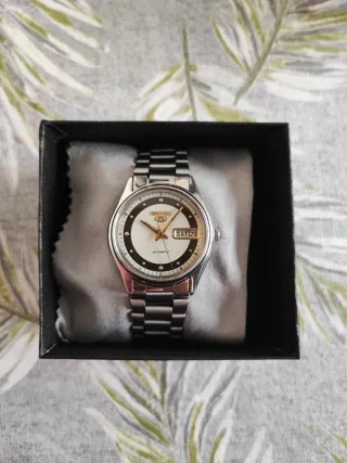 Reloj Seiko 5 Vintage Automático Plata